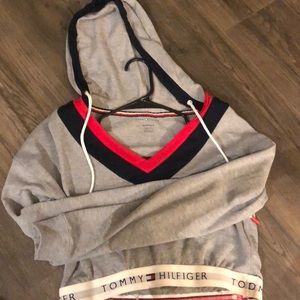 Tommy Hilfiger cropped hoodie